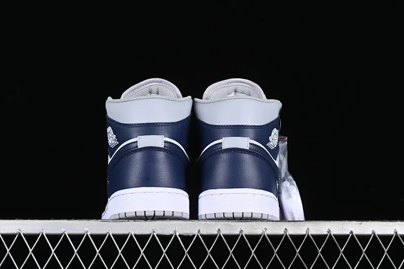 All categories Air Jordan Jordan series basketball shoes Air Jordan 1 Mid Air Jordan 1 Mid AJ1 Joe 1 gray blue Zhongbang basketball shoes DQ8426-104